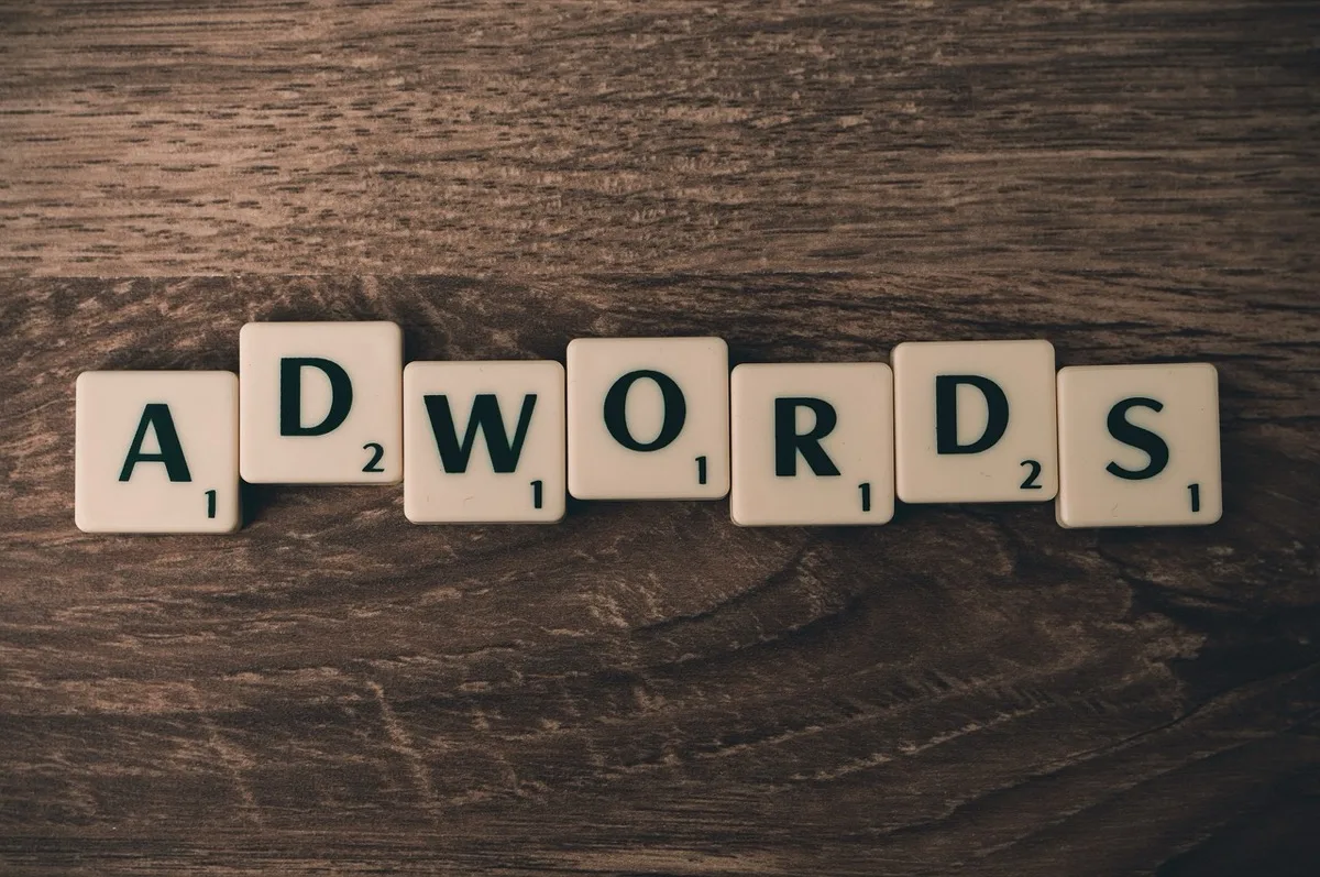 Calcul du budget et du ROI d'une campagne Google Ads pour une PME